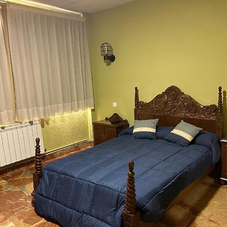 Hostal Transilvania Santa Cruz de Moncayo Bagian luar foto