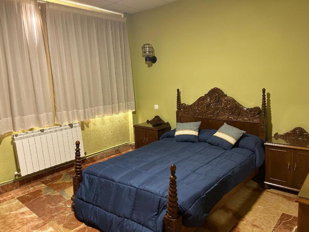 Hostal Transilvania Santa Cruz de Moncayo Bagian luar foto